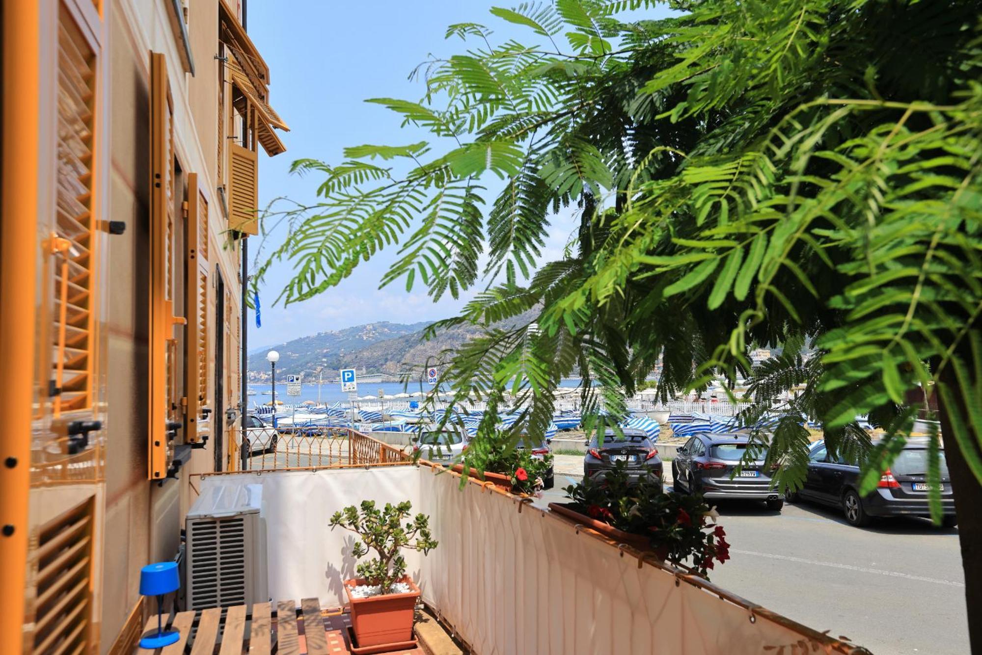 Adamaina - Sea View Apartment With Private Garage เซสตรี เลวานเต ภายนอก รูปภาพ